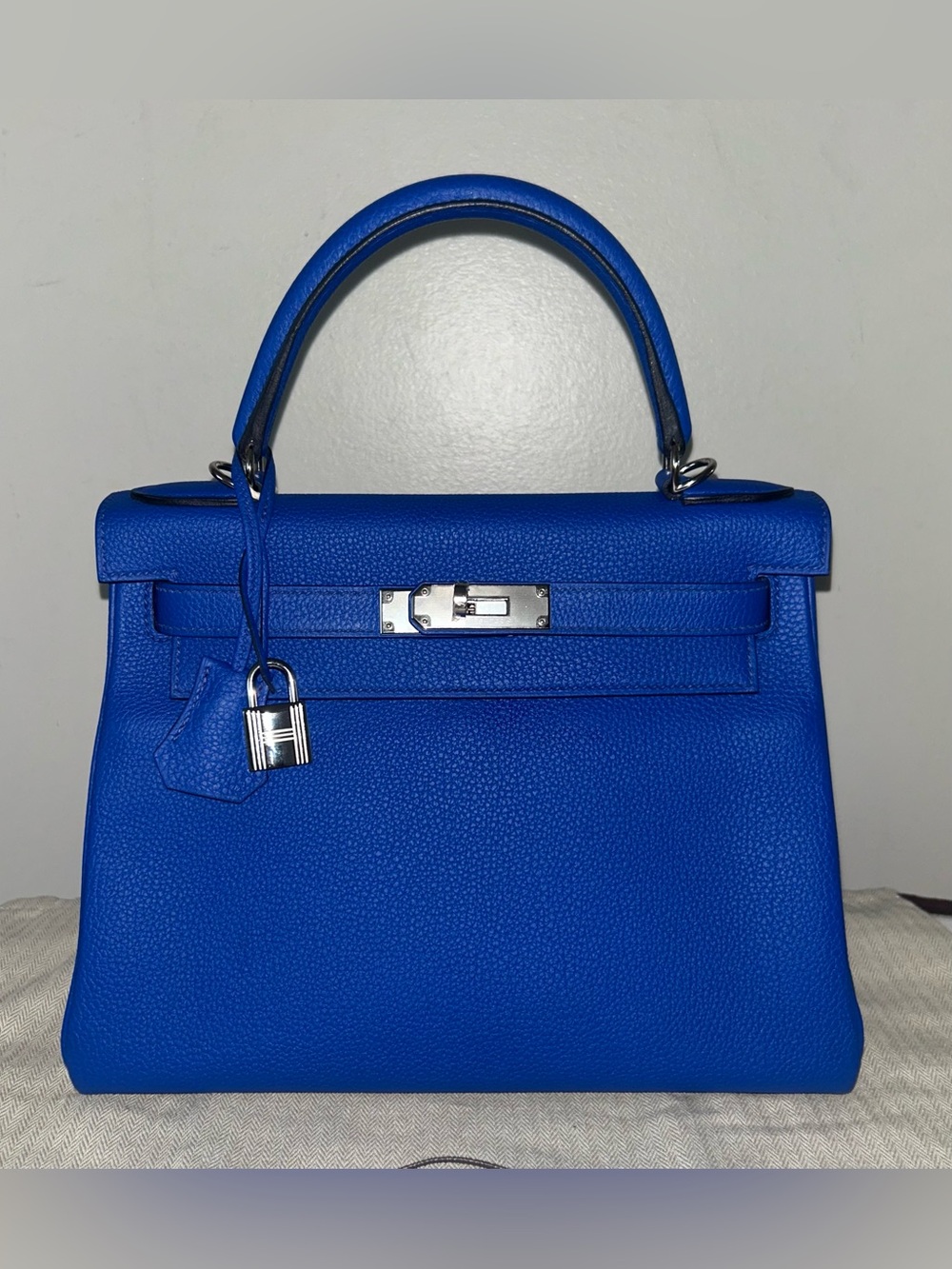 HERMÈS Kelly 28 Bleu Royal Togo Leather Palladium Hardware Handbag